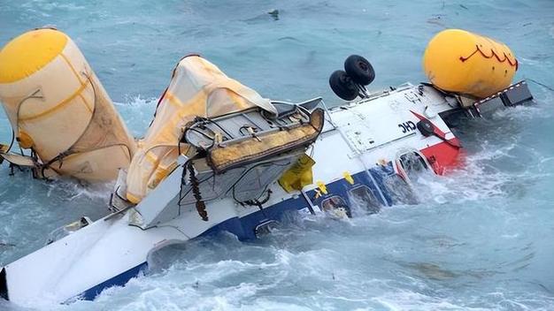 印度海军一架米格-29K双座教练机坠海