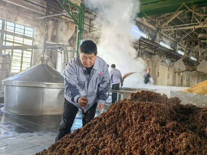 「茅台工匠日记」余昌龙:做匠人 守匠心 酿好酒