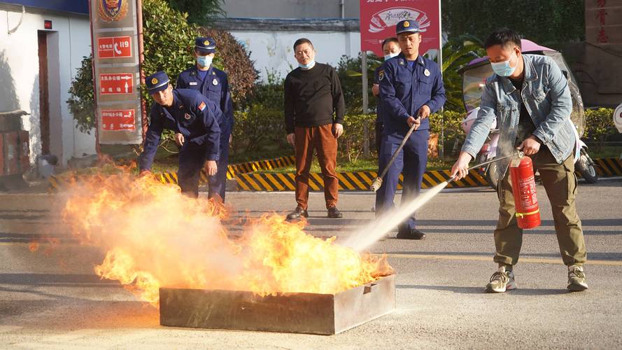 丹寨消防组织召开全县重点单位消防安全培训会