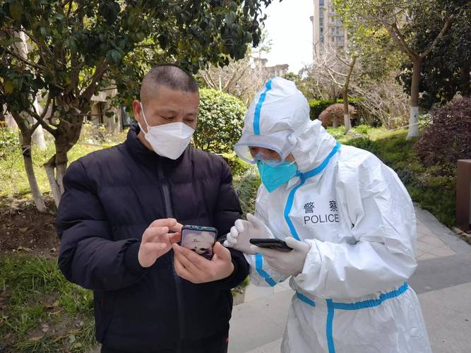 上海战疫看点丨当时有困难的人现在还好吗?——回访阳性后期盼转运的网约车司机