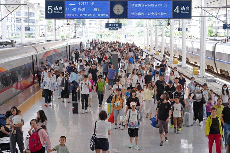 暑运以来全国铁路发送旅客超3亿人次