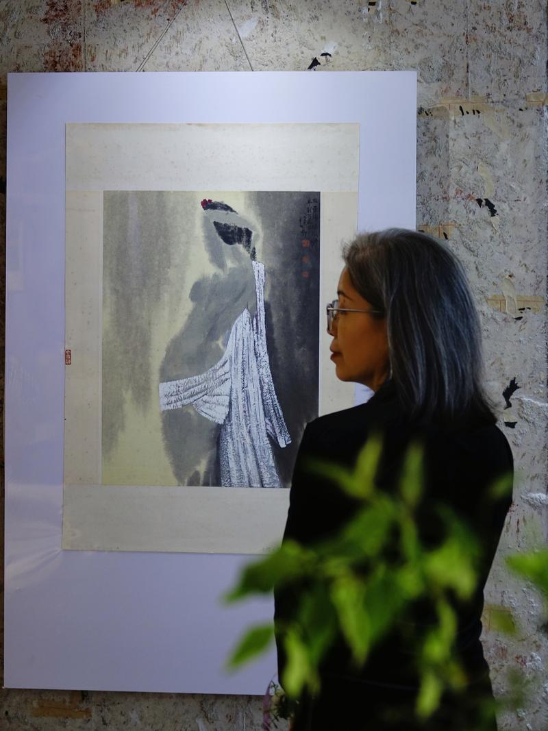 海南画家丁孟芳师生画展在海口开展