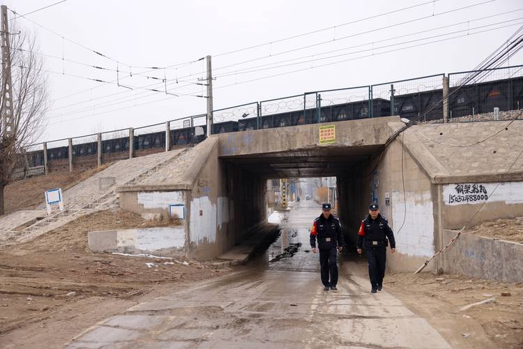 盐城大丰:萌娃进车站 铁警话安全