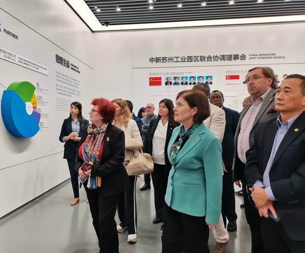 欧盟及成员国驻华使节代表团访蓉 盼各领域合作“升温”