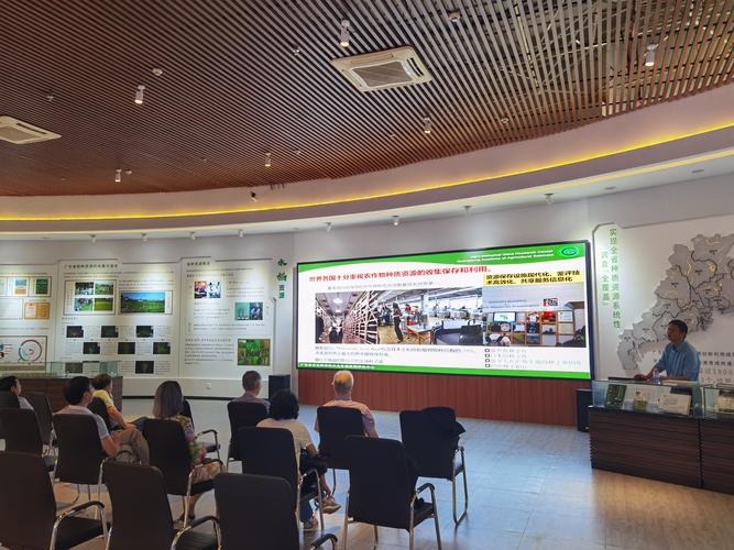 广西南宁:职业院校在博物馆举办“产学研创”成果展