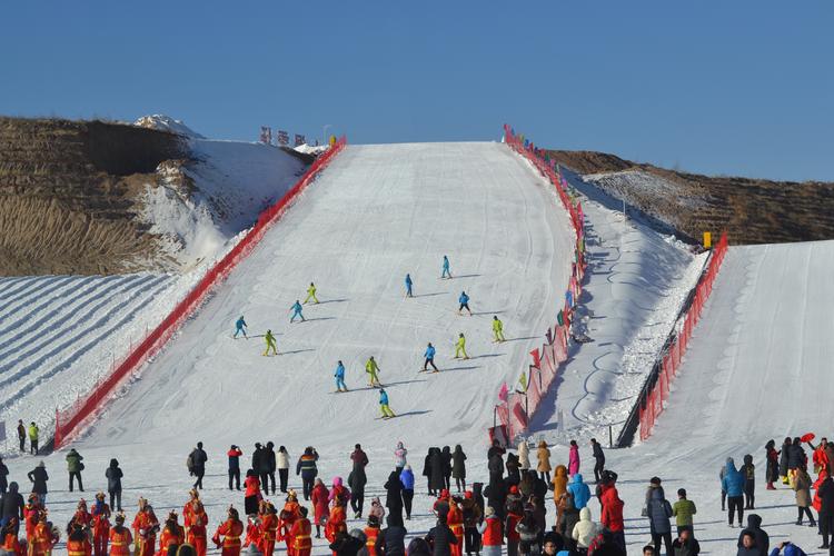 山西朔州冰雪旅游季开幕 多元场景助力消费增长