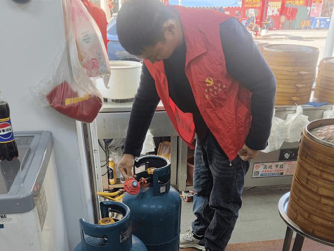 玛纳斯县六户地镇人大：开展燃气安全检查 筑牢安全生产防线